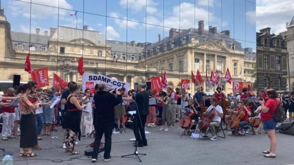 Французские артисты протестуют против сокращения бюджетов в культуре