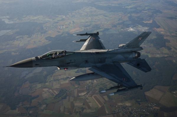 «Не выживут в гипотетическом столкновении»: эксперты — о последствиях поставок F-16 Украине