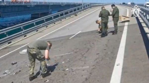 «Погибли двое взрослых, пострадал ребёнок»: НАК заявил о террористической атаке киевского режима на Крымский мост